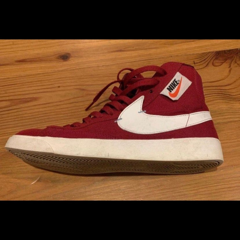8.5 Burgundy Nike Blazers